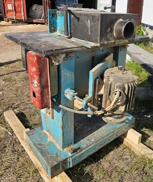 Продам фрезерный станок по дереву