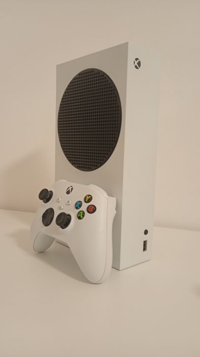 Vând Xbox series s