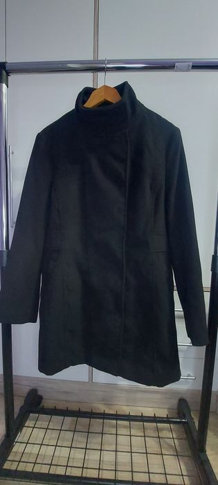 Черно дамско вталено палто