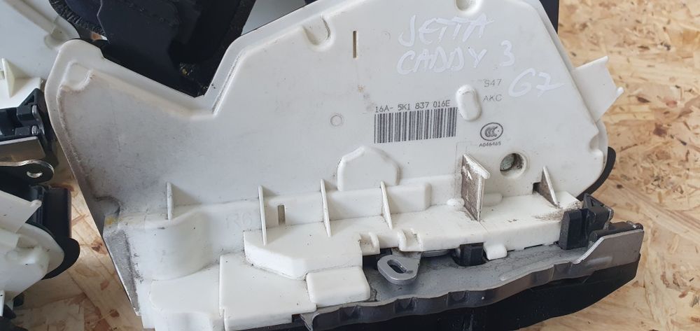 Broască / încuietoare Golf 6 Golf 7 / Passat B7 B8 CC/ Octavia 3 Rapid