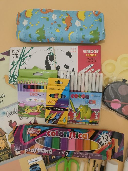Cărți noi de copii și set rechizite scolare elevi, noi, sigilate