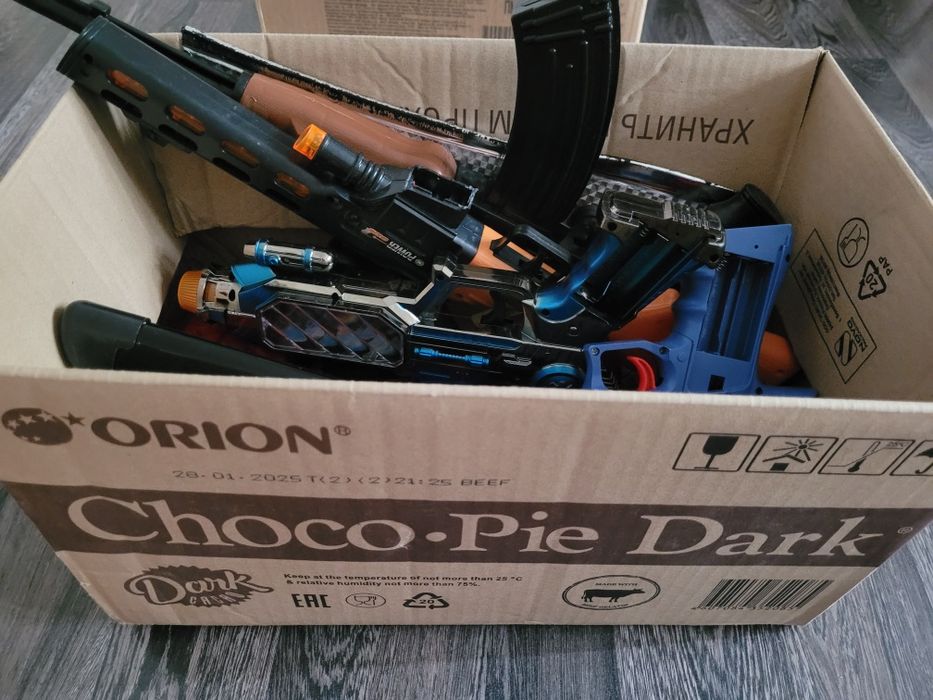 Продам детские пистолеты все 3000