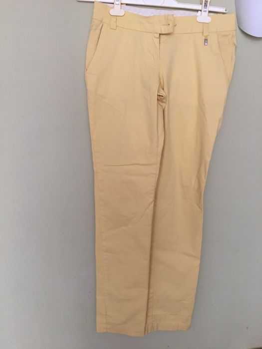 Нов светло жълт панталон с хубава кройка