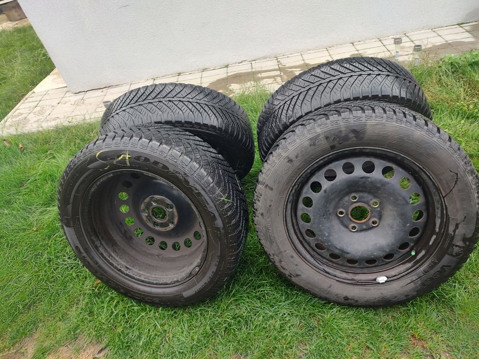 Jante tablă și cauciucuri 215/60 R17