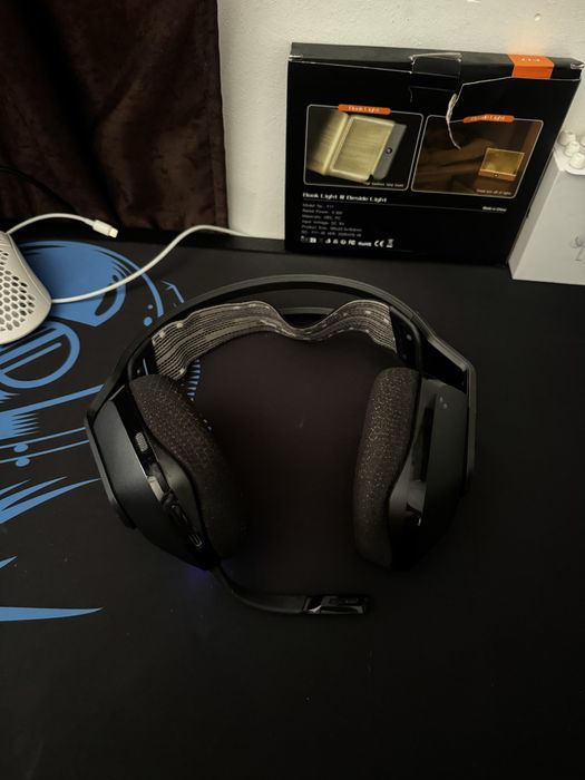 Vând căști gaming Logitech G733 Black, wireless, ca noi
