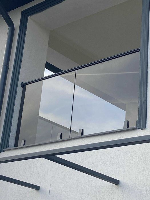 Balustrada de sticla pentru scari si balcone