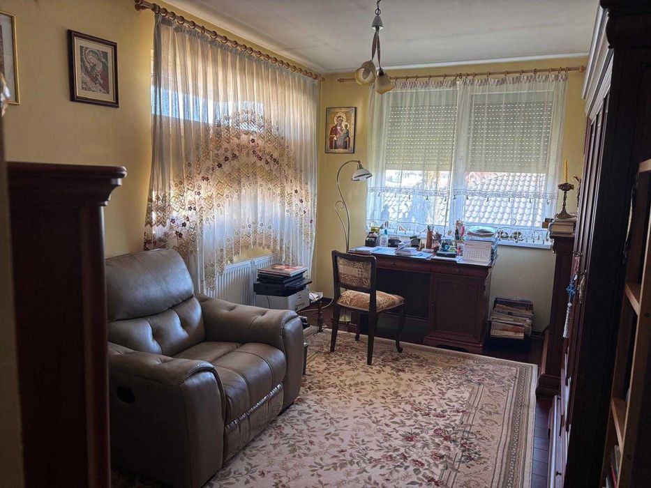 Casa parter 4 camere| 577 mp teren|panouri fotovoltaice|str. Izvorului