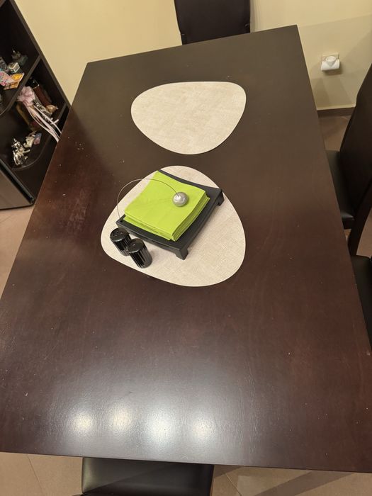 Кухненска маса с шест стола