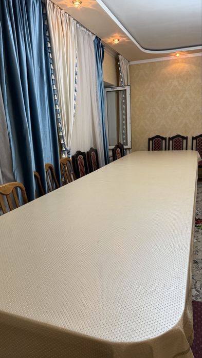 Стол стульями срочно продается