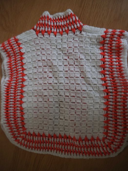 Детски ръчно плетени дрехи