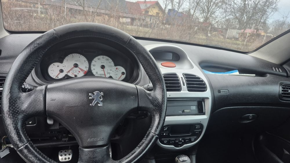 Dezmembrez peugeot 206 CC 1.6 benzina
