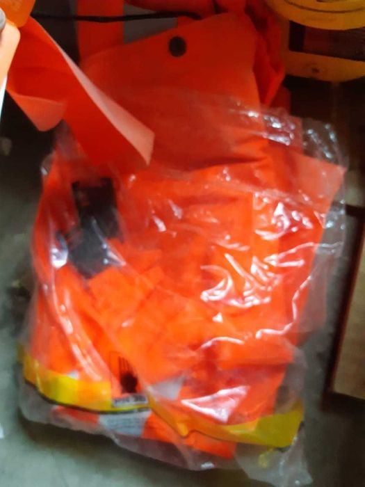 Костюмы для нефтяных работ, охотников и рыбаков