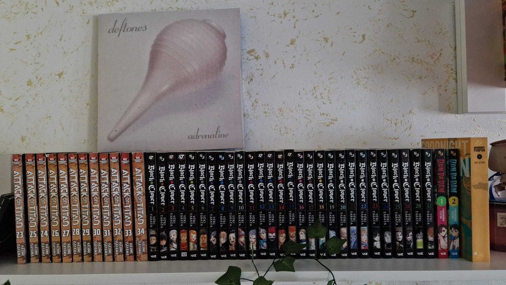 vand colectie de manga + funko pop