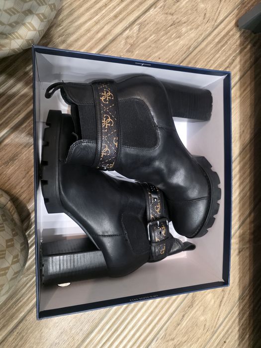 Дамски кожени боти GUESS