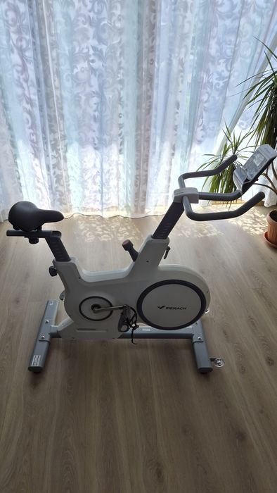 Bicicleta fitness excelenta Merach