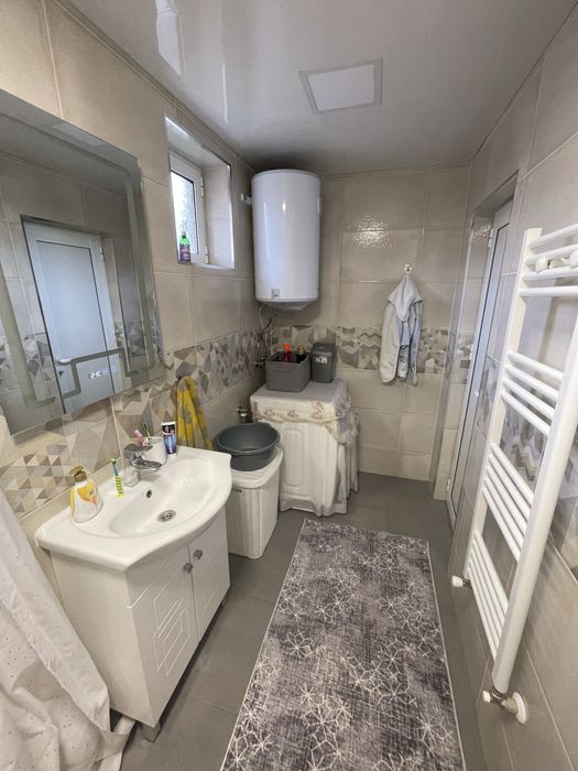 Двуетажна самостоятелна къща в Димитровград.