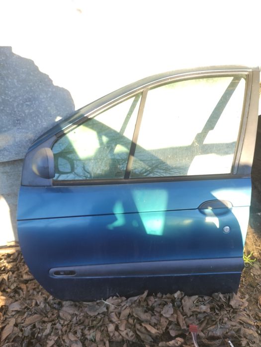 Продавам Врата Рено Меган Сценик