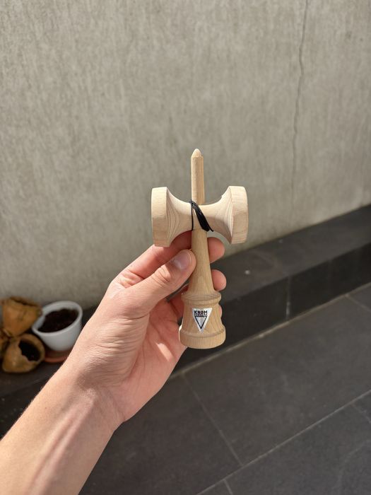 Kendama strogo noua