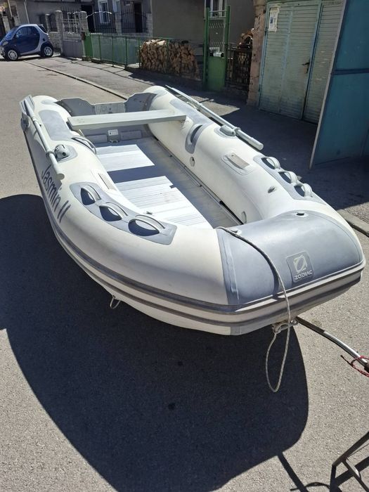 Лодка Zodiac 310