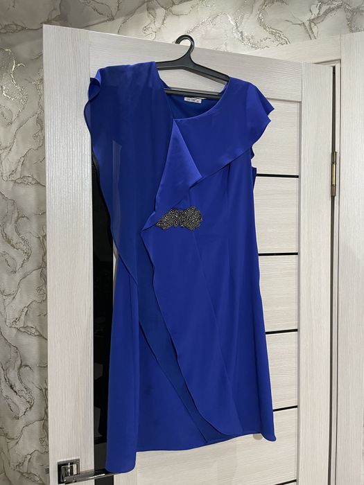 Платья для женщин