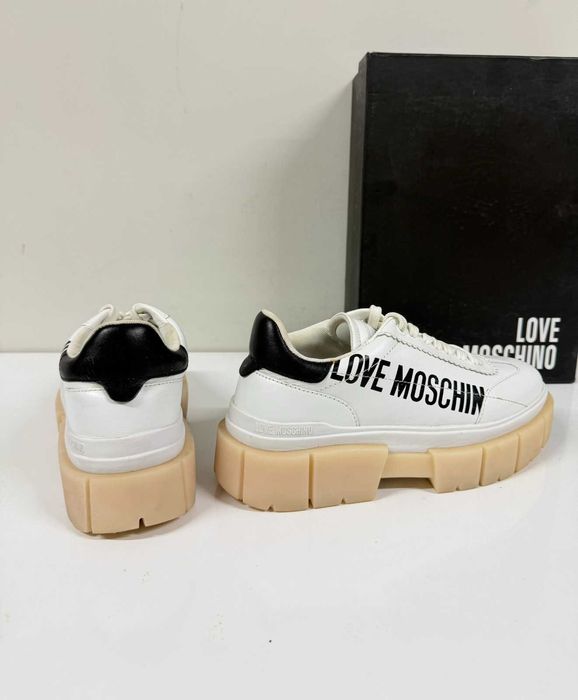 Love Moschino Eclipse