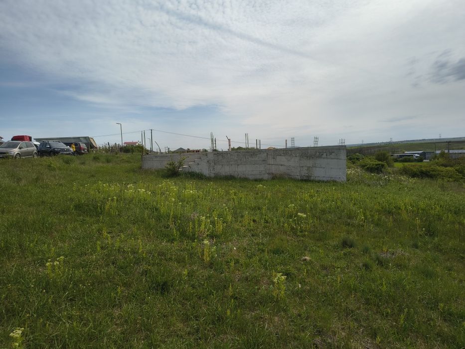 Teren  700mp și fundatie pt casa Les( Nojorid)