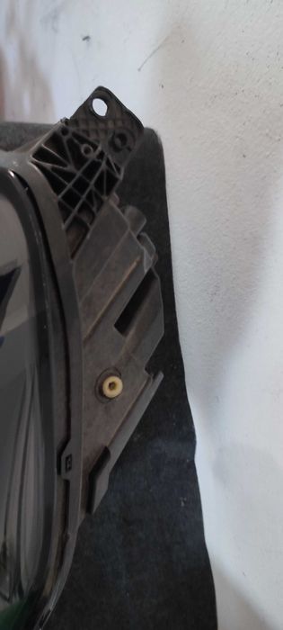 Far dreapta ford puma led fara defect