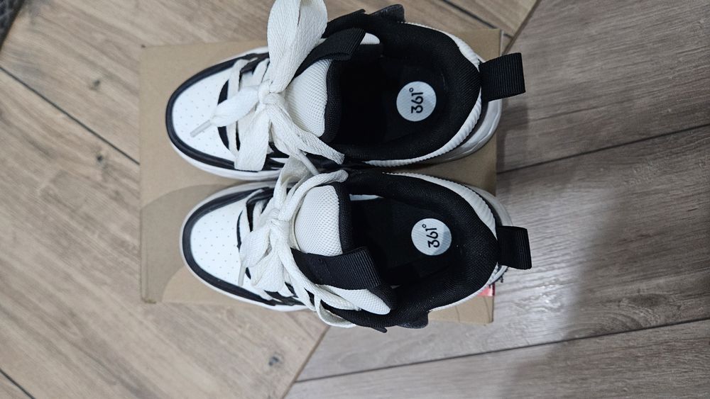 Детские кроссовки на мальчика