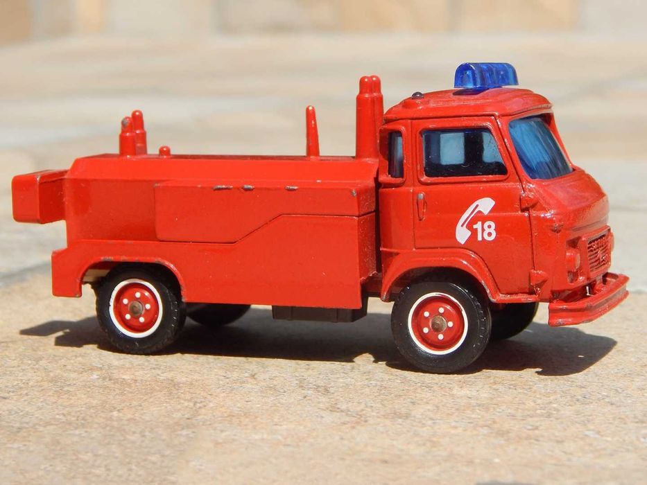 Macheta masina pompieri Saviem SG4 Solido Franta sc 1:50