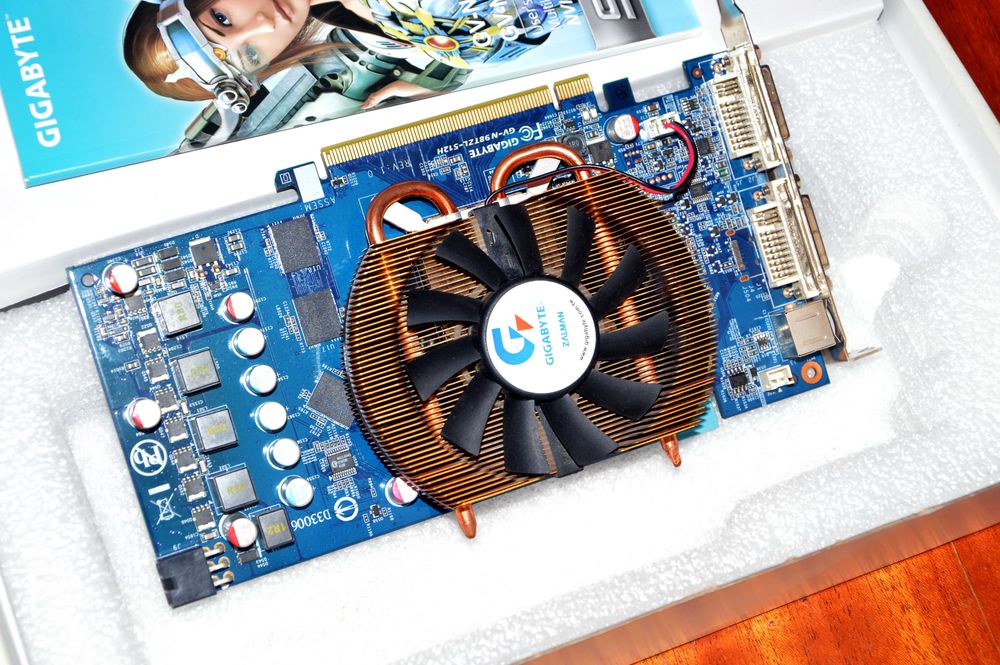 Видеокарта Gigabyte 9800 GT.