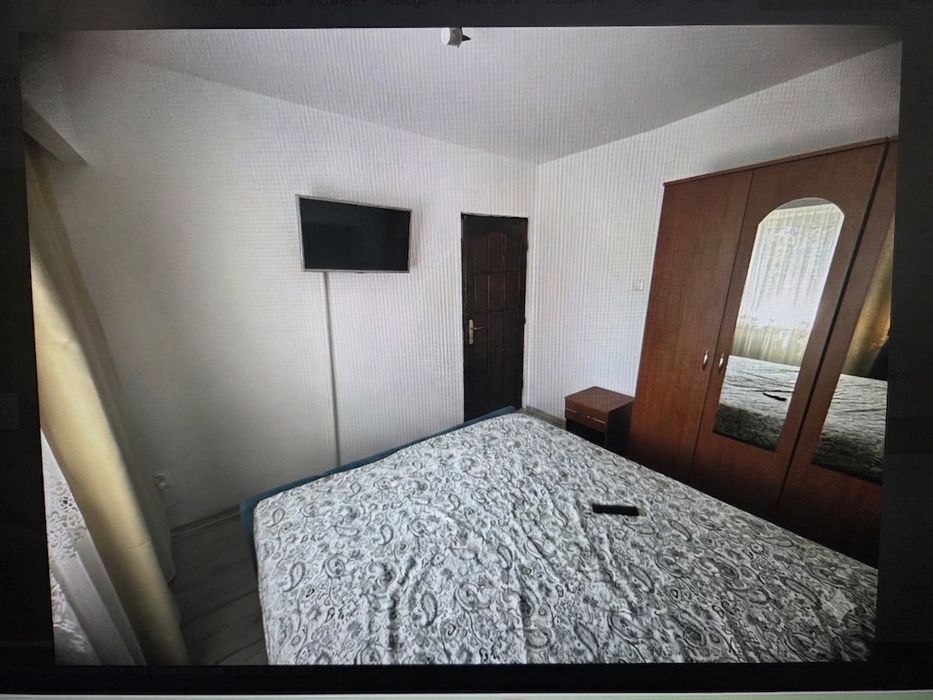 Închiriez apartament cu 3 camere