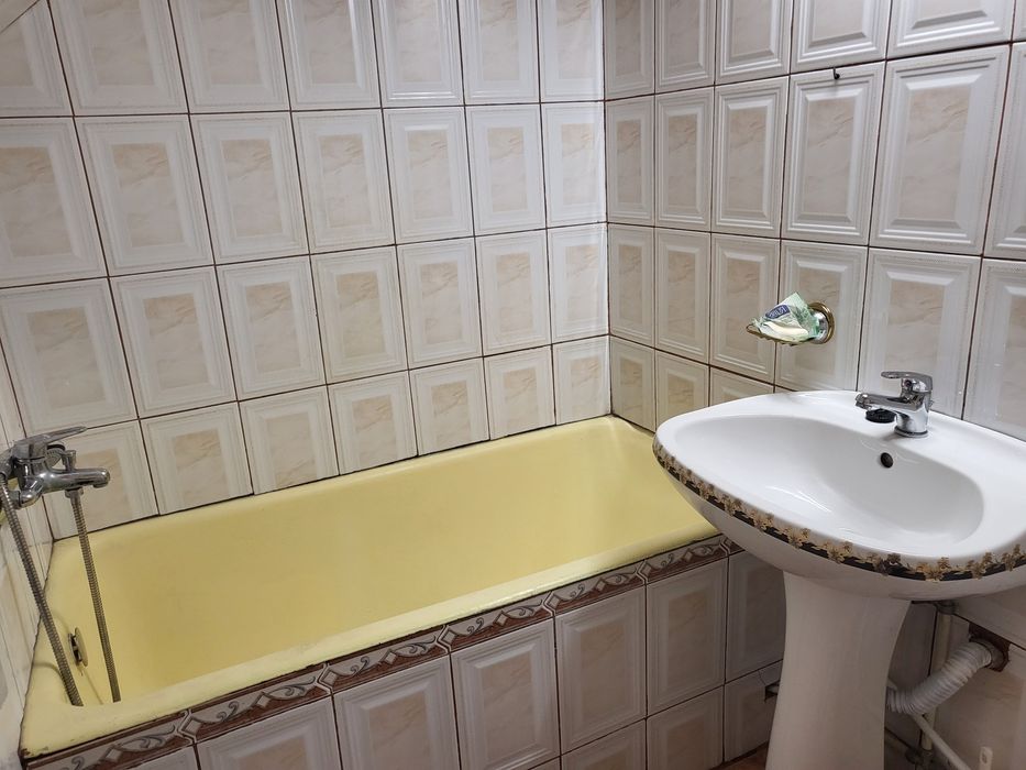 Închiriez casă cu 2 camere in Oradea