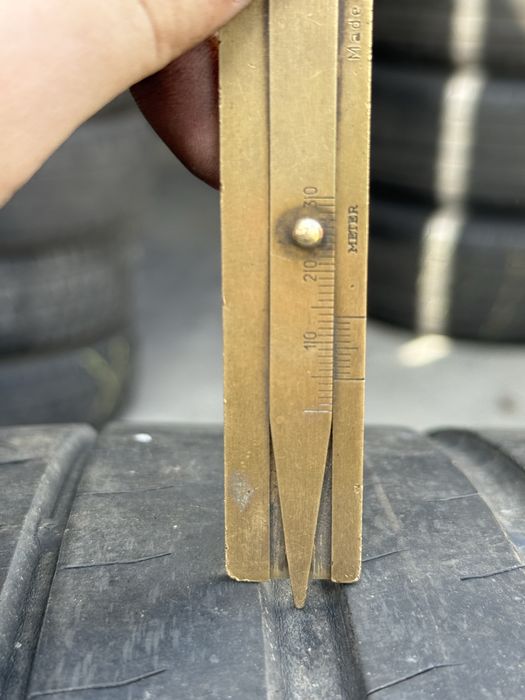 245/40/19 - Bridgestone