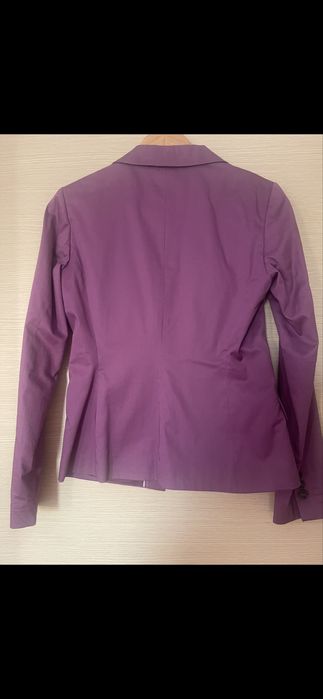 Sacou dama cambrat cu nasturi decorativi.s 36 nou C&A culoare mov-violet