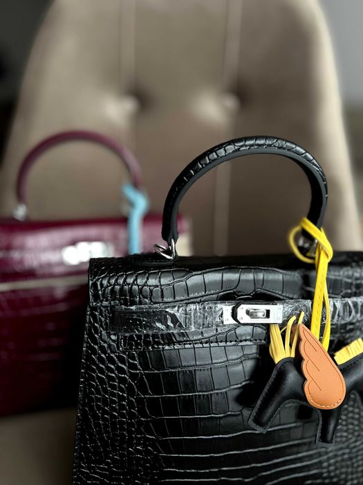 Дамска чанта – HRMS + подарък гривна