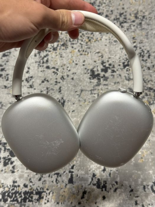 Airpods Max 1.