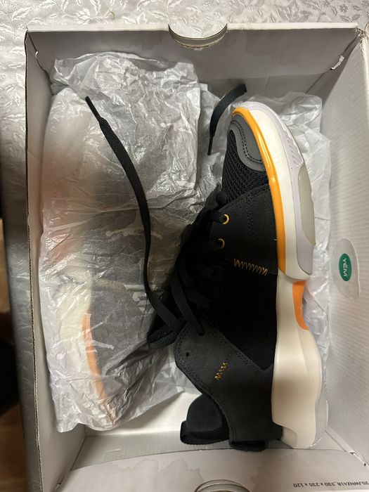 De vânzare adidași