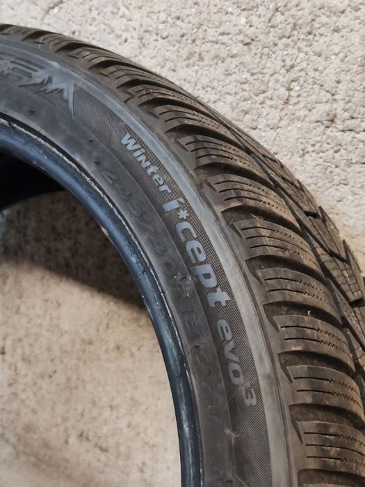 2бр.зимни гуми 245 40 18 Hankook