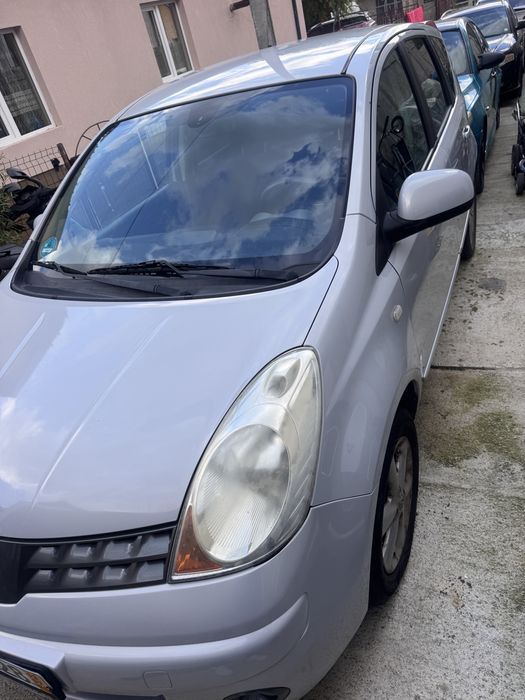 Vand Nissan note nerulat in romania