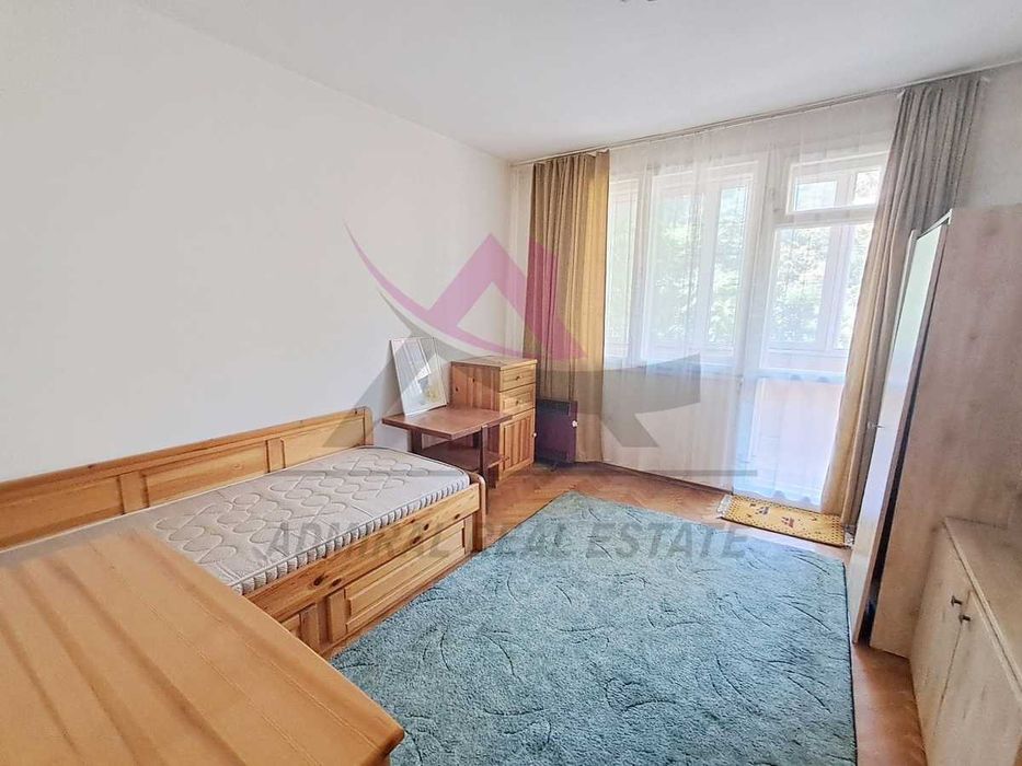 Дава се под наем Тристаен апартамент в Варна, Червен площад - 88 кв.м за 818 € - Снимка #3