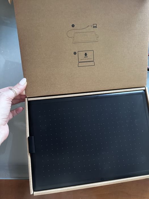 Графичен таблет One by Wacom Medium CTL-672
