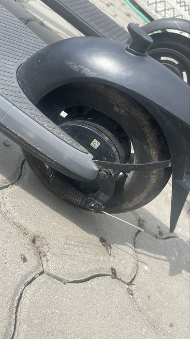 Vând doua trotinete ninebot