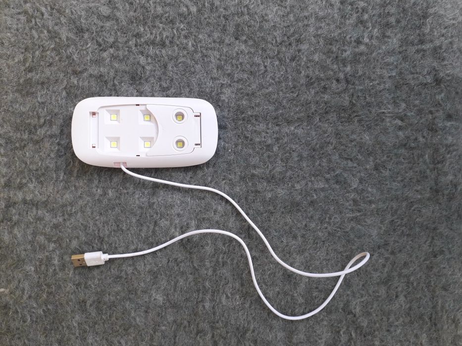 Lampa U.V. pentru unghii