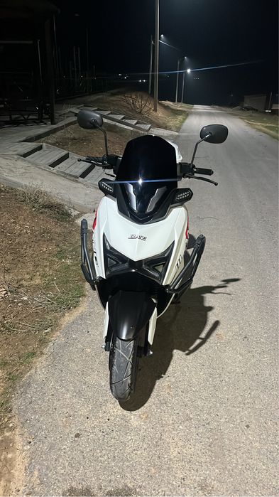 Скутер Макси спорт