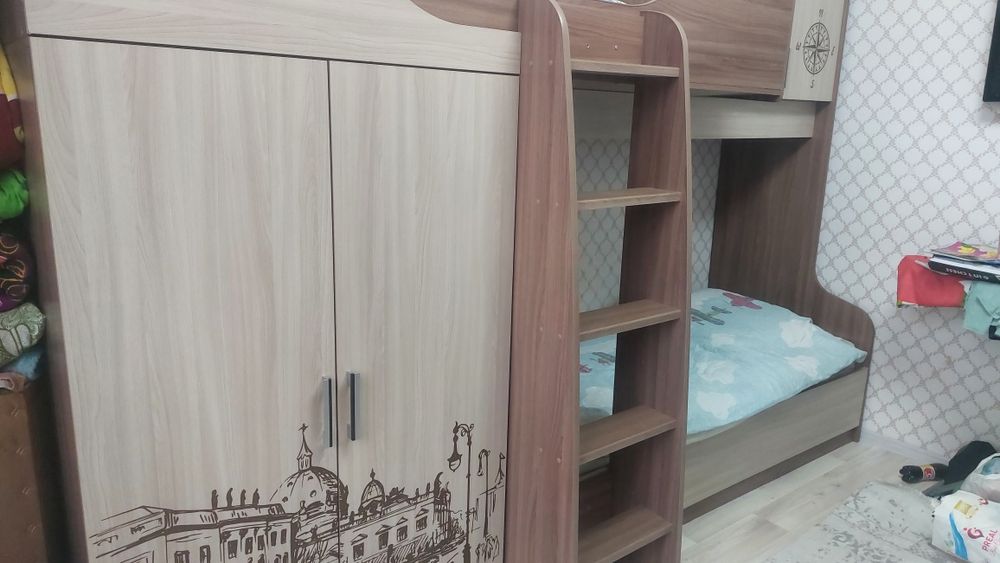 Двухъярусная кровать