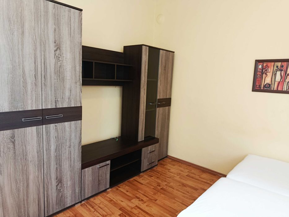 Дава се под наем Тристаен апартамент в Варна, ВИНС - 75 кв.м за 510 € - Снимка #3