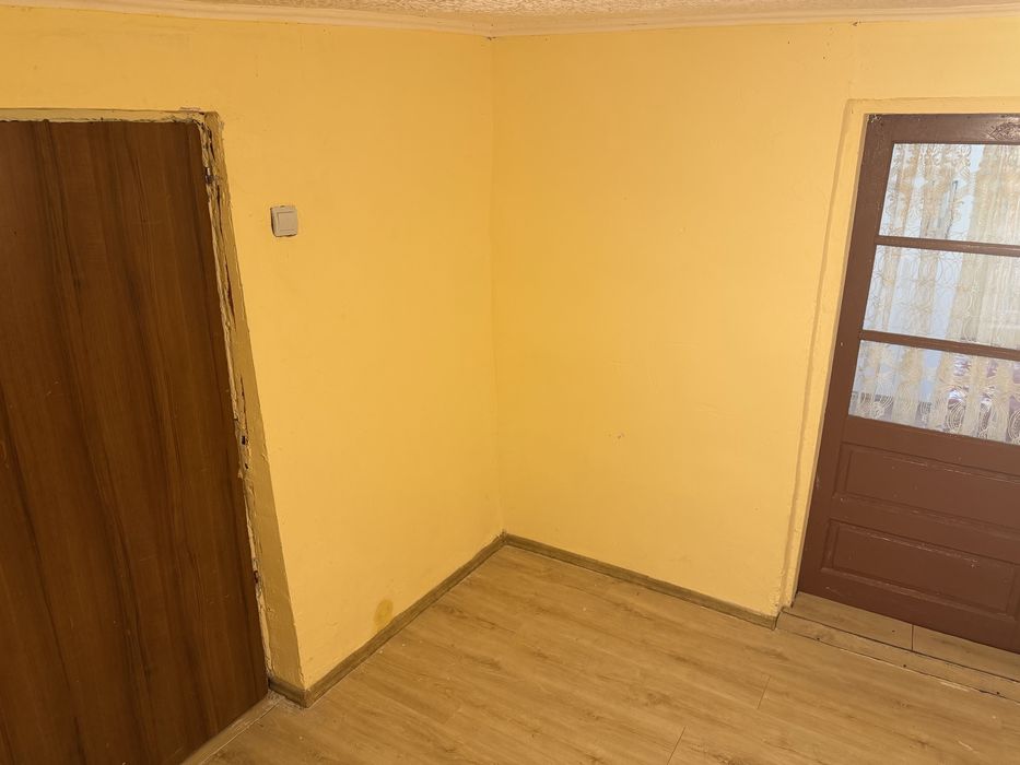 Casă de inchiriat la curte