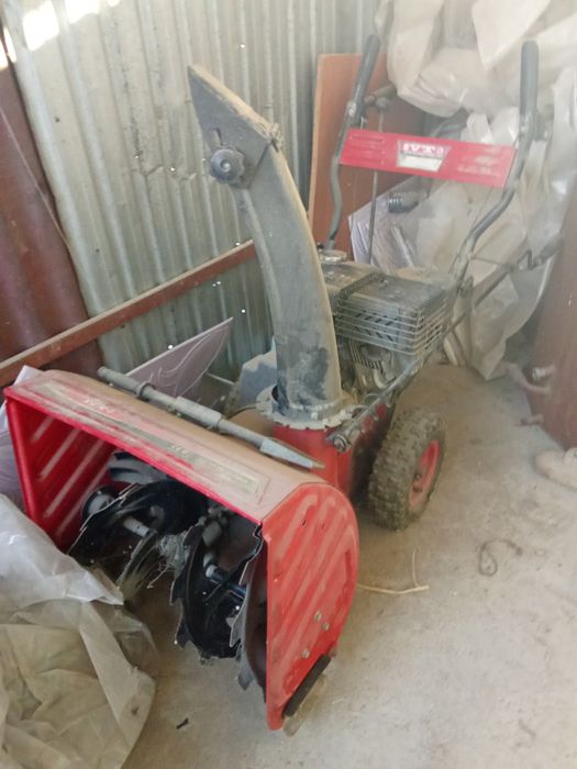 Продам снегоуборочникк