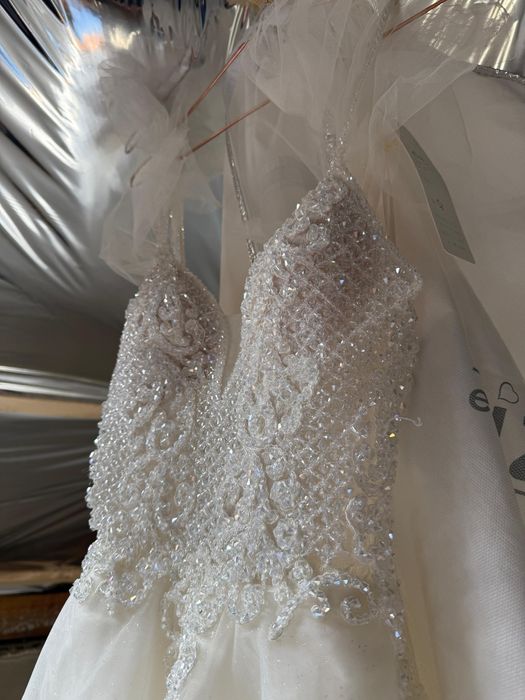 Rochie mireasa noua