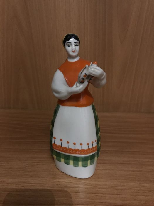 Продам статуэтки